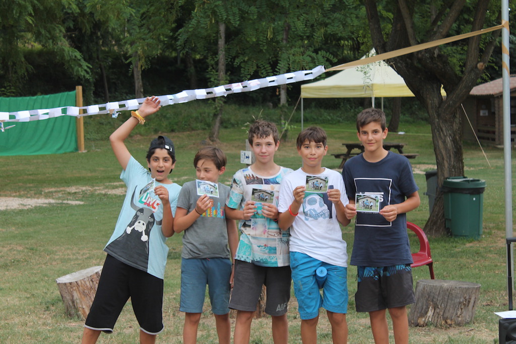Village Camps International Summer Camp Ard&egrave;che, France 2019-07-26 https://www.villagecamps.com/journals_admin/images/2166-7225-TalentShow2 copy.jpg